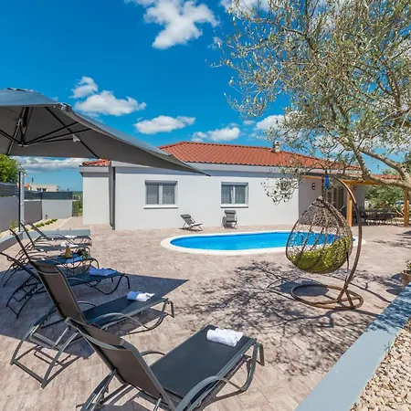 Stunning In With Kitchen Vakantiehuis