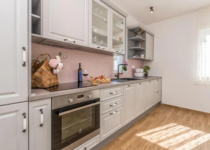 Дом отдыха 3 Bedroom Cozy In Sikovo