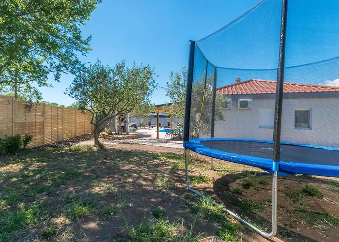 3 Bedroom Cozy In Nyaraló