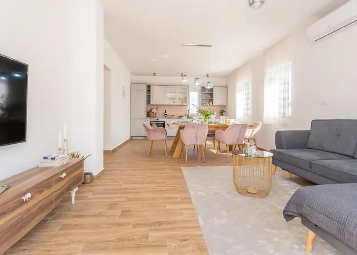 Дом отдыха 3 Bedroom Cozy In